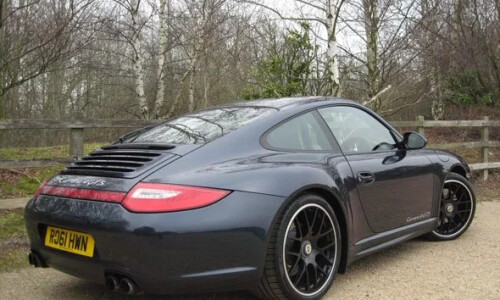 Porsche Carrera 4 GTS #14