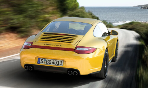 Porsche Carrera 4 GTS #16