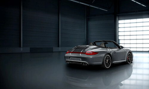 Porsche Carrera 4 GTS #19