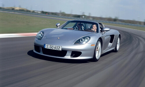 Porsche Carrera GT #7