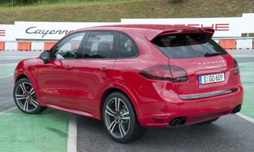 Porsche Cayenne GTS #4
