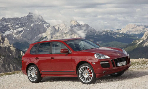 Porsche Cayenne GTS #5