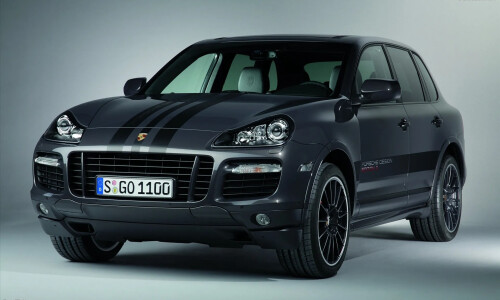 Porsche Cayenne GTS #12
