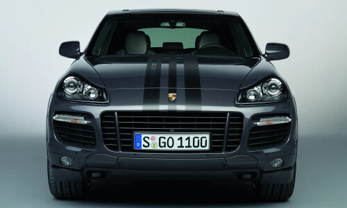 Porsche Cayenne GTS #13