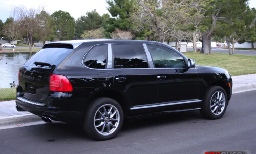 Porsche Cayenne S #12