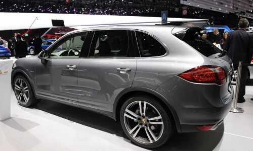 Porsche Cayenne S #16