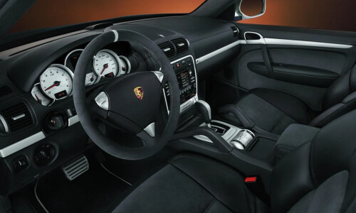 Porsche Cayenne S #17
