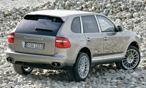 Porsche Cayenne S #19