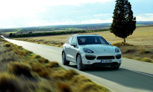 Porsche Cayenne S Hybrid #7