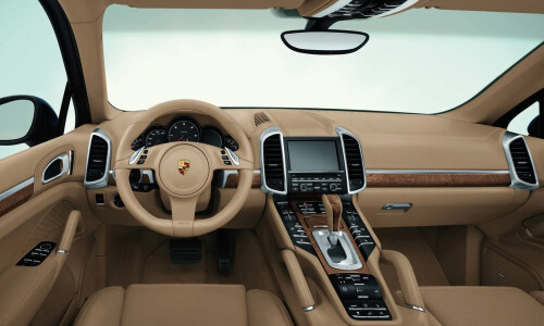 Porsche Cayenne S Hybrid #9