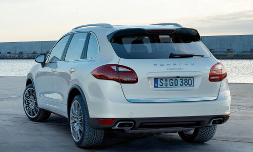 Porsche Cayenne S Hybrid #16