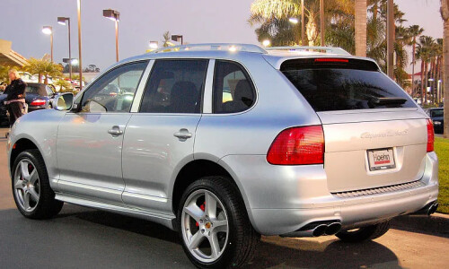 Porsche Cayenne Turbo S #1