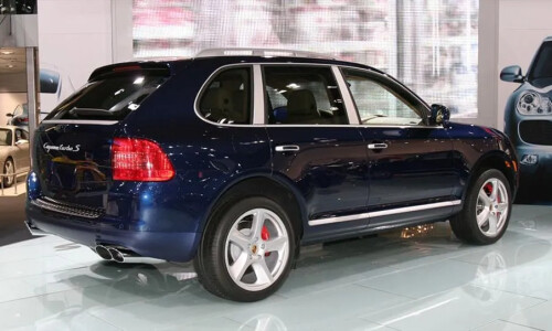 Porsche Cayenne Turbo S #12