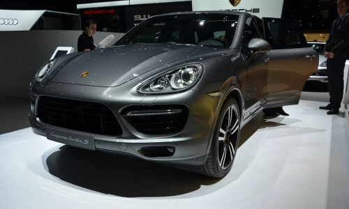 Porsche Cayenne Turbo S #14