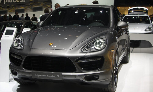 Porsche Cayenne Turbo S #15