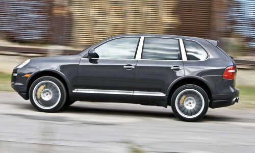Porsche Cayenne Turbo S #18