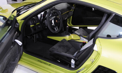 Porsche Cayman R #10