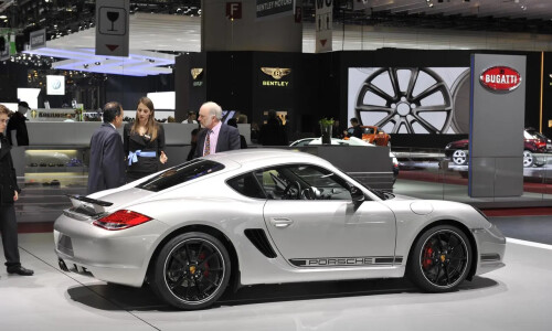 Porsche Cayman R #16