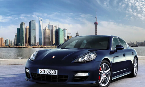 Porsche Panamera #16