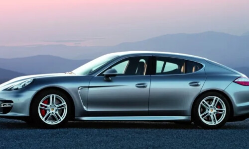Porsche Panamera 4 #8