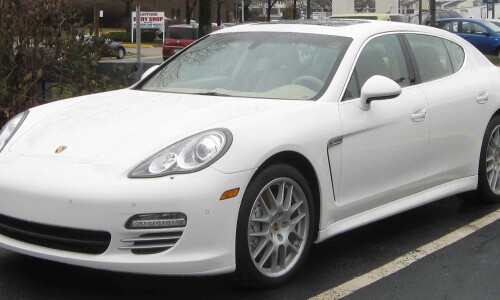 Porsche Panamera 4 #10