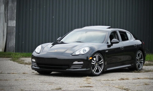 Porsche Panamera 4 #12