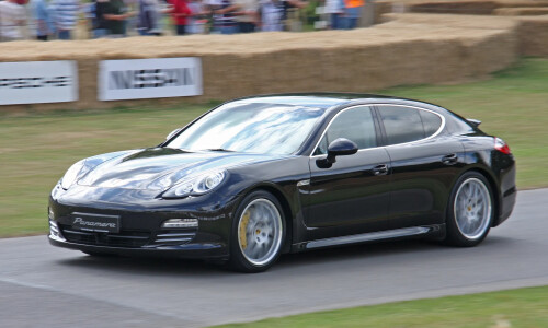 Porsche Panamera 4 #15