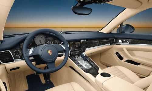 Porsche Panamera 4 #16
