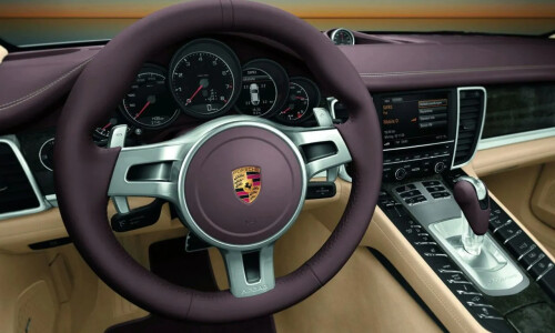 Porsche Panamera 4 #17