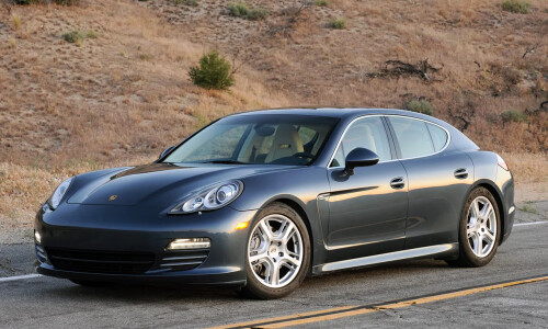 Porsche Panamera 4 #19