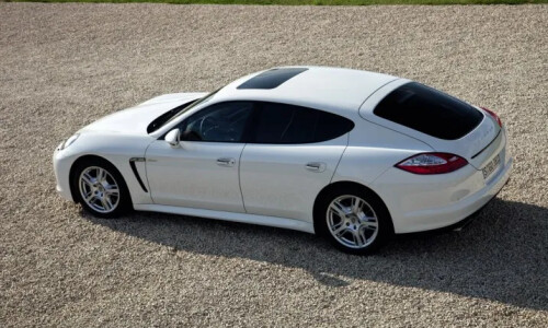Porsche Panamera Diesel #10