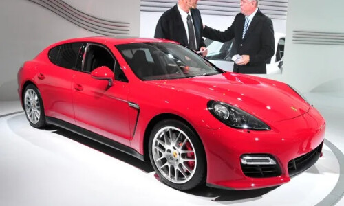 Porsche Panamera GTS #2