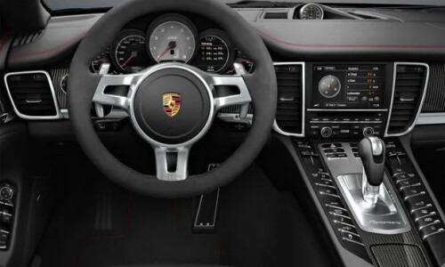 Porsche Panamera GTS #7