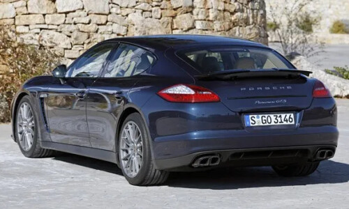 Porsche Panamera GTS #13