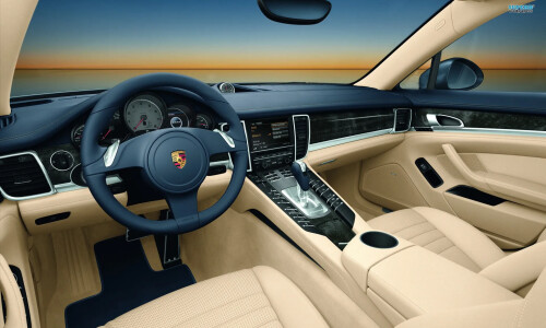 Porsche Panamera GTS #14