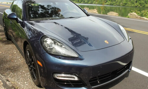 Porsche Panamera GTS #17