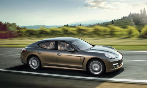 Porsche Panamera Hybrid #6