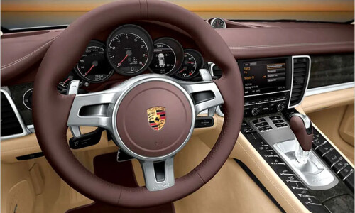 Porsche Panamera Hybrid #8