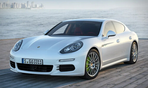 Porsche Panamera Hybrid #13