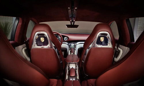 Porsche Panamera Sport Turismo #8