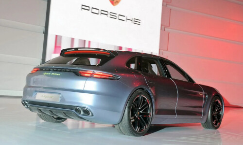 Porsche Panamera Sport Turismo #9