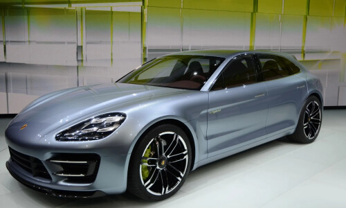 Porsche Panamera Sport Turismo #12