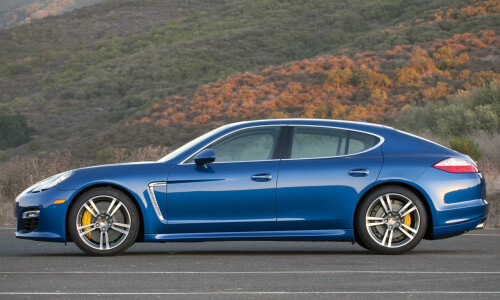 Porsche Panamera Turbo S #4