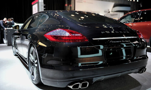 Porsche Panamera Turbo S #7