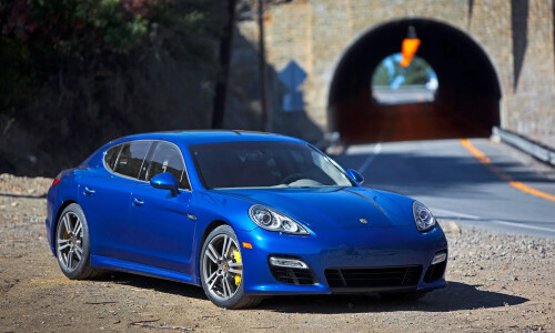 Porsche Panamera Turbo S #17