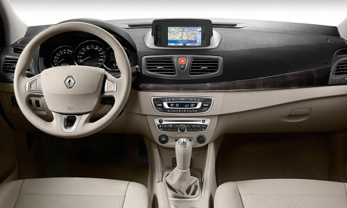 Renault Fluence #9