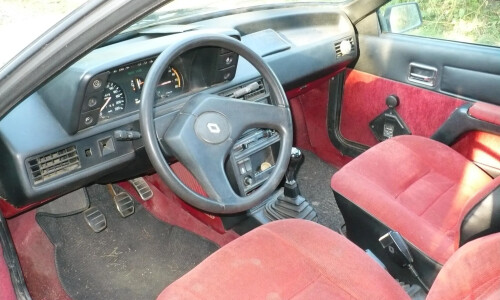 Renault Fuego #7