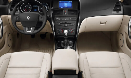 Renault Latitude #8