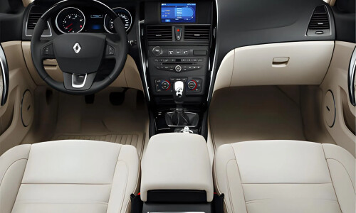 Renault Latitude #11