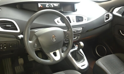 Renault Scénic 2.0 dCi #1